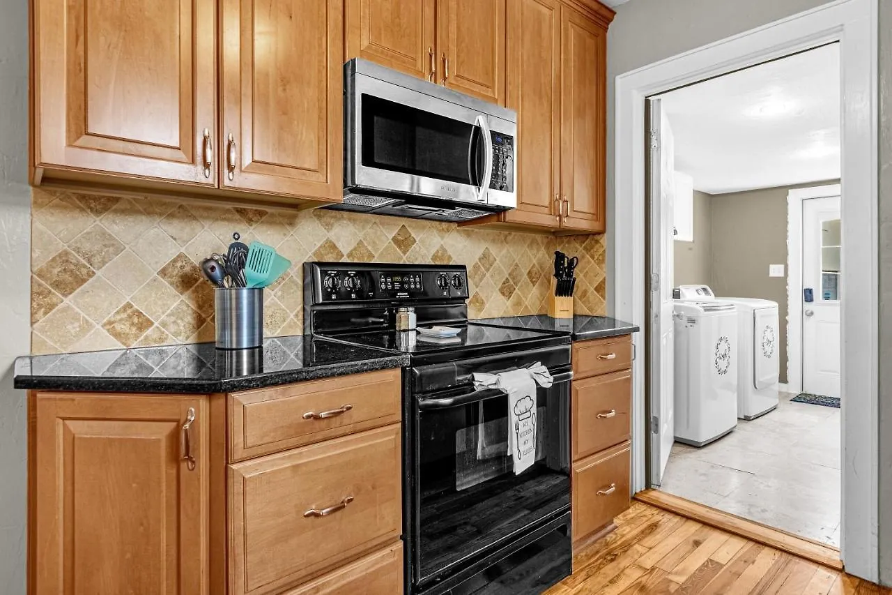 Orlando Oasis! Free Laundry & Parking Near Disney!