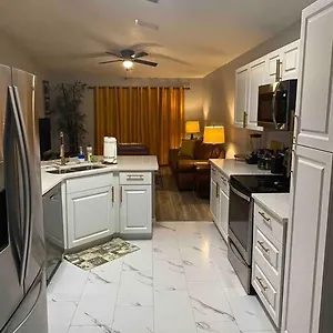  Holiday home Florida Suburban Oasis ~ Lk Mary/sanford Florida!