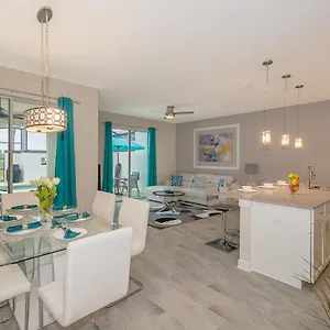  Holiday home Lovely Townhouse 4beds 3bath Pool 18 Min From